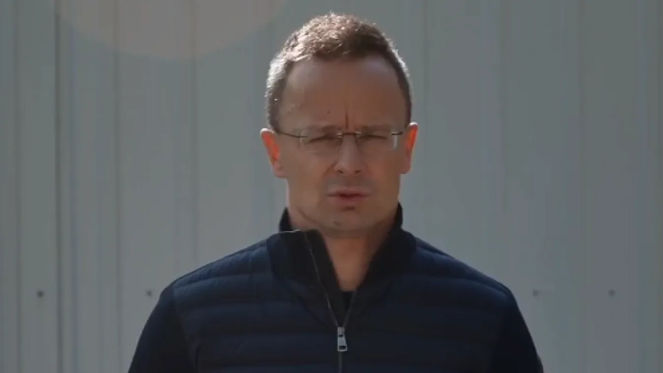 Szijjártó Péter: eddig 14 magyart sikerült kimenteni a polgárháborúba süllyedt Szudánból