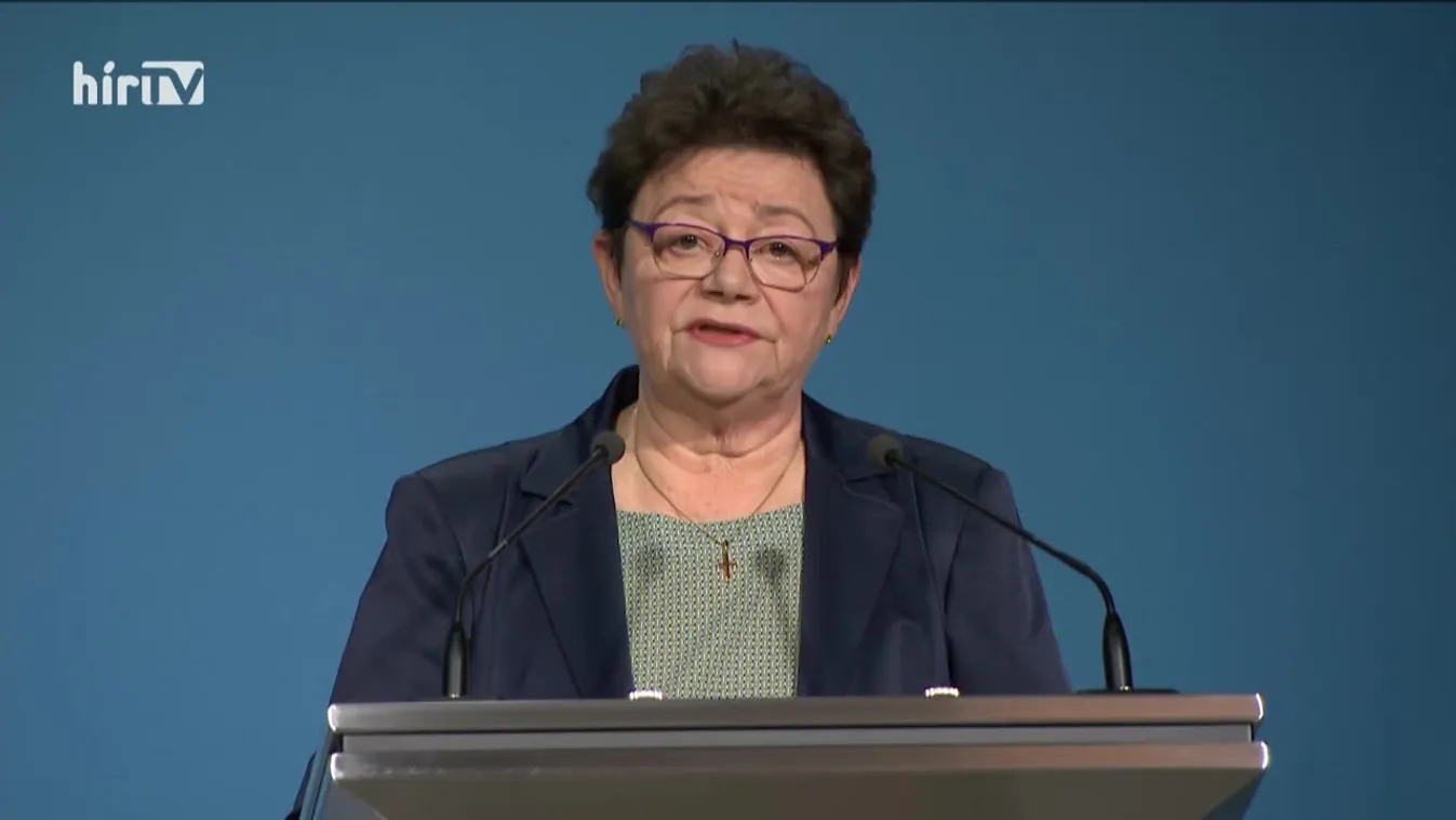 Müller Cecília: A krónikus betegséggel nem rendelkezők kapják a Szputnyik V-t