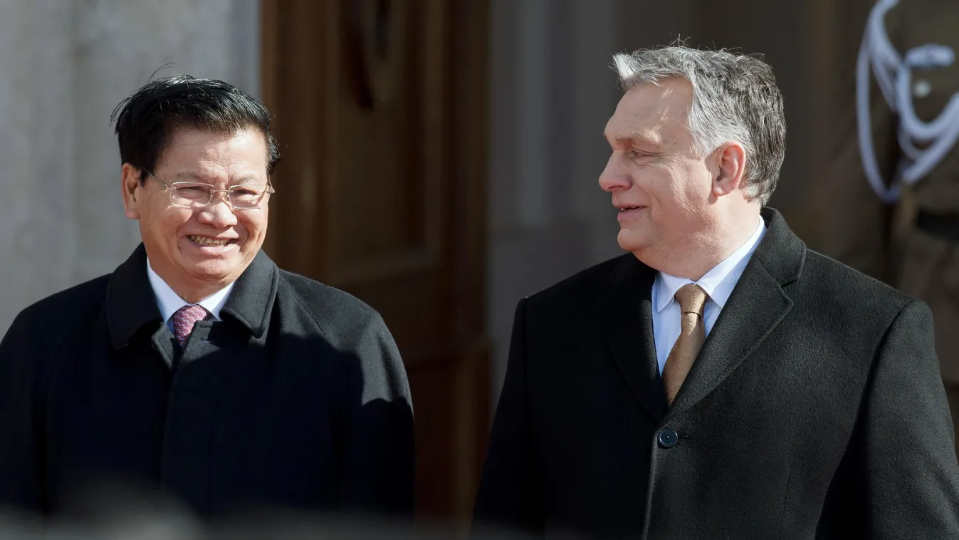 Katonai tiszteletadás mellett fogadta Orbán Viktor laoszi kollégáját