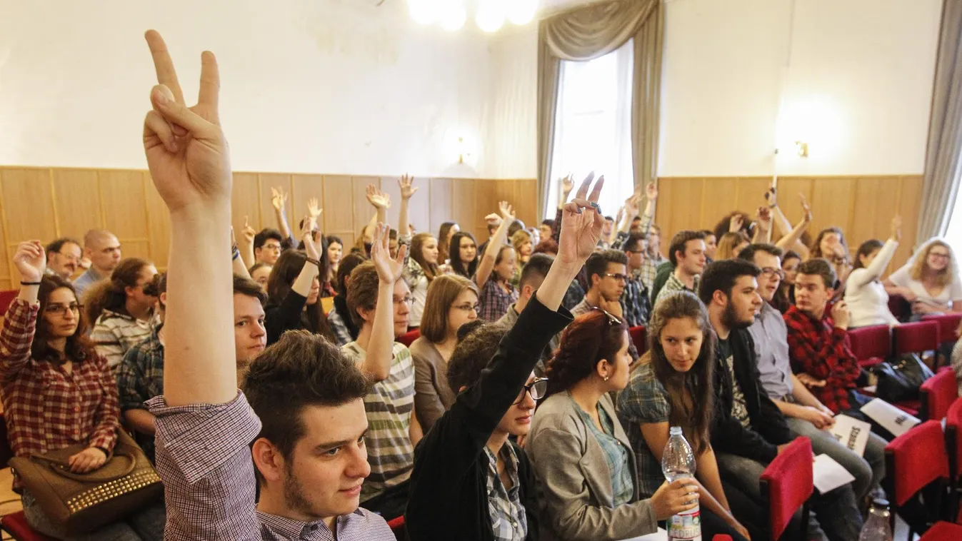 Cipősdobozoktól rémültek meg a kormánypárti lapok