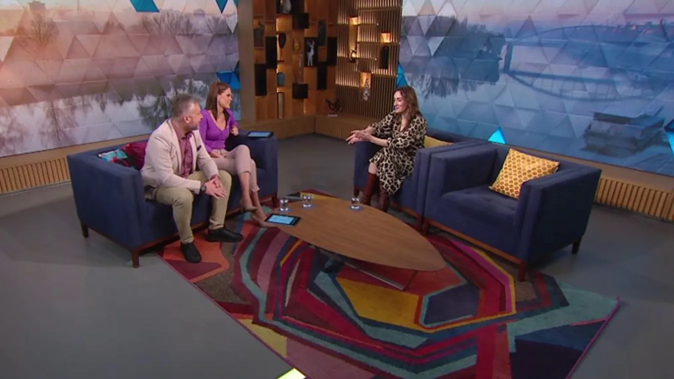 Mozaik - Irodalmi sorozat indul Ugron Zsolnával