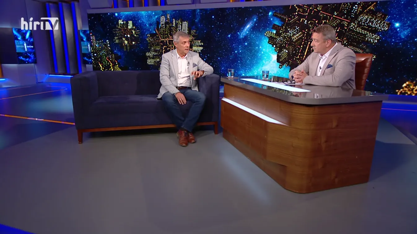 Bayer show: Teljesen illogikus mondatok hangoznak el Amerikában