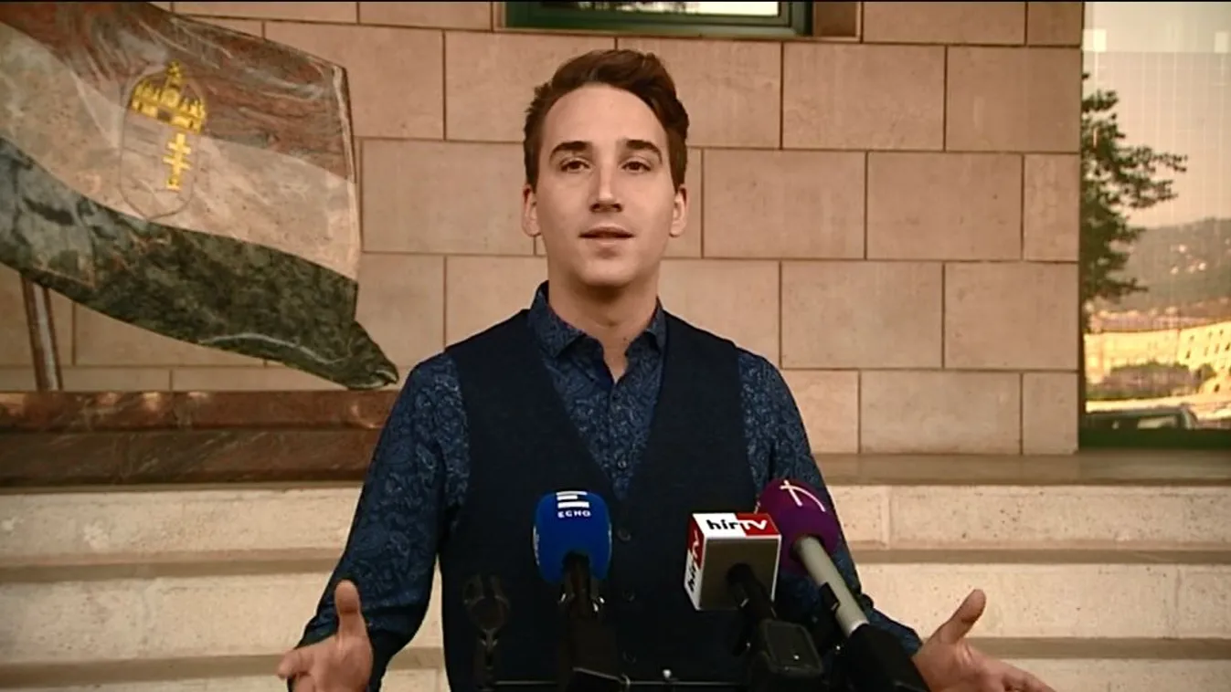 Kitiltaná a letelepedési kötvényekkel érkező külföldieket az ellenzéki párt