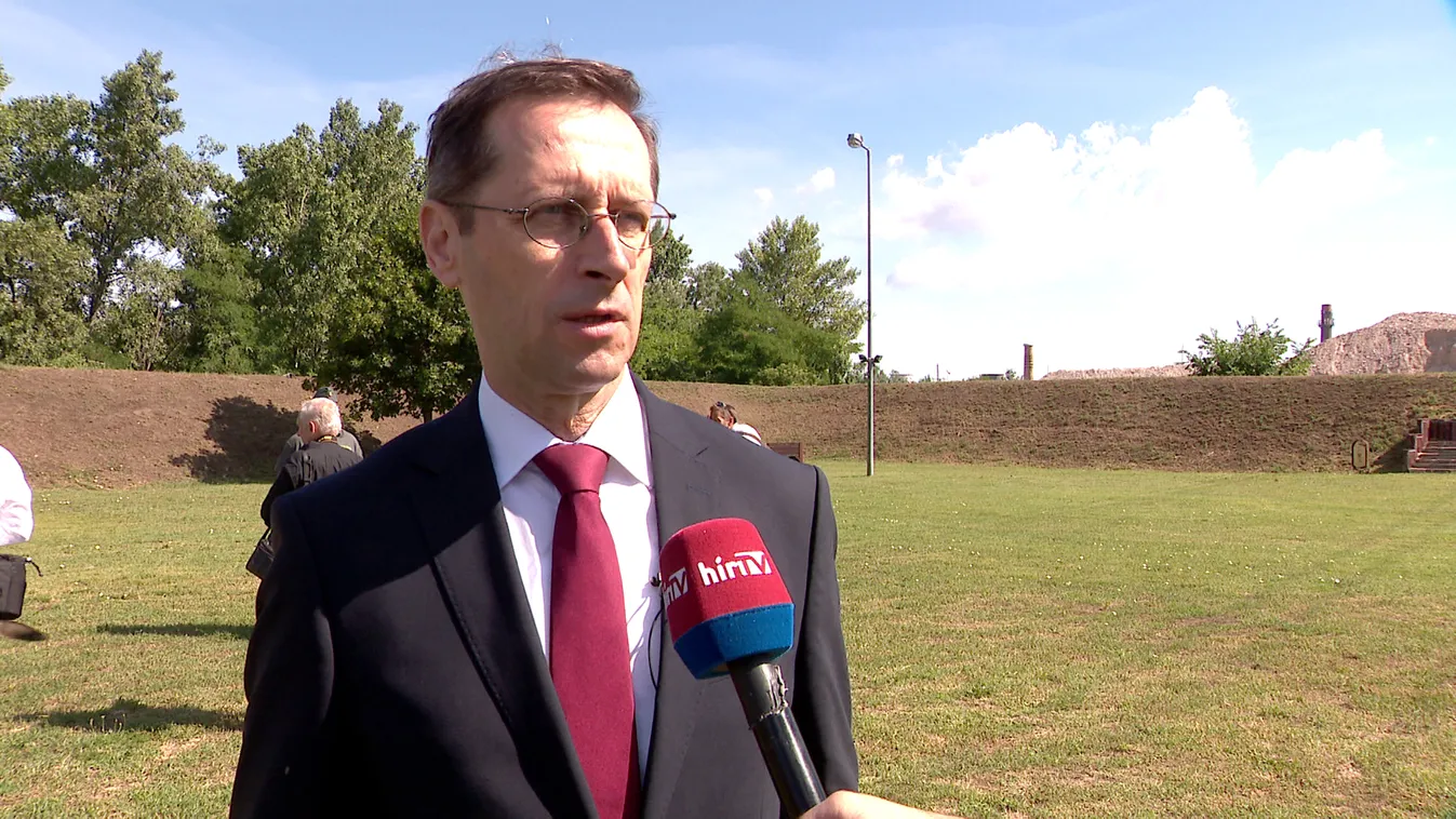 Újabb cégek hárítják át a fogyasztókra az extraprofitadót