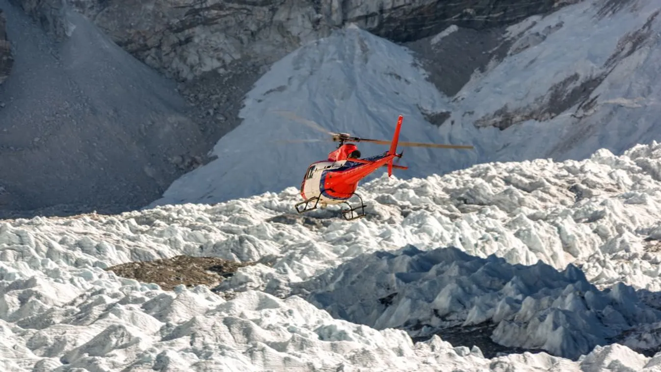 Újabb lavinák akadályozzák az eltűnt hegymászók mentését Nepálban