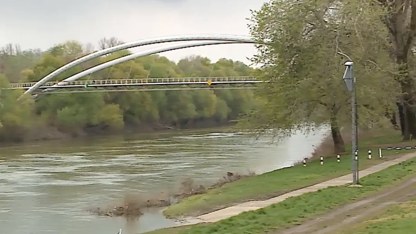 Szombat éjjel tetőzhet Budapesten a Duna