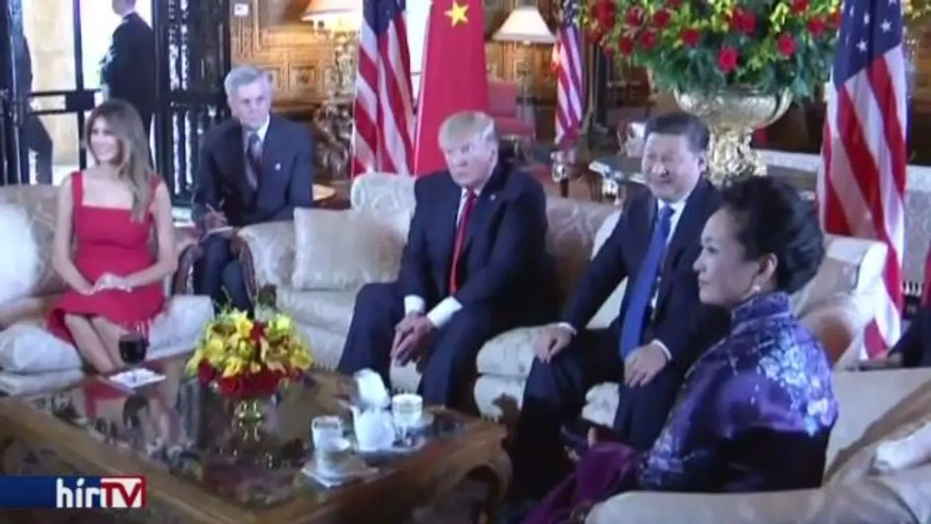 Vajon ki kit játszik ki a harmadik ellenében?