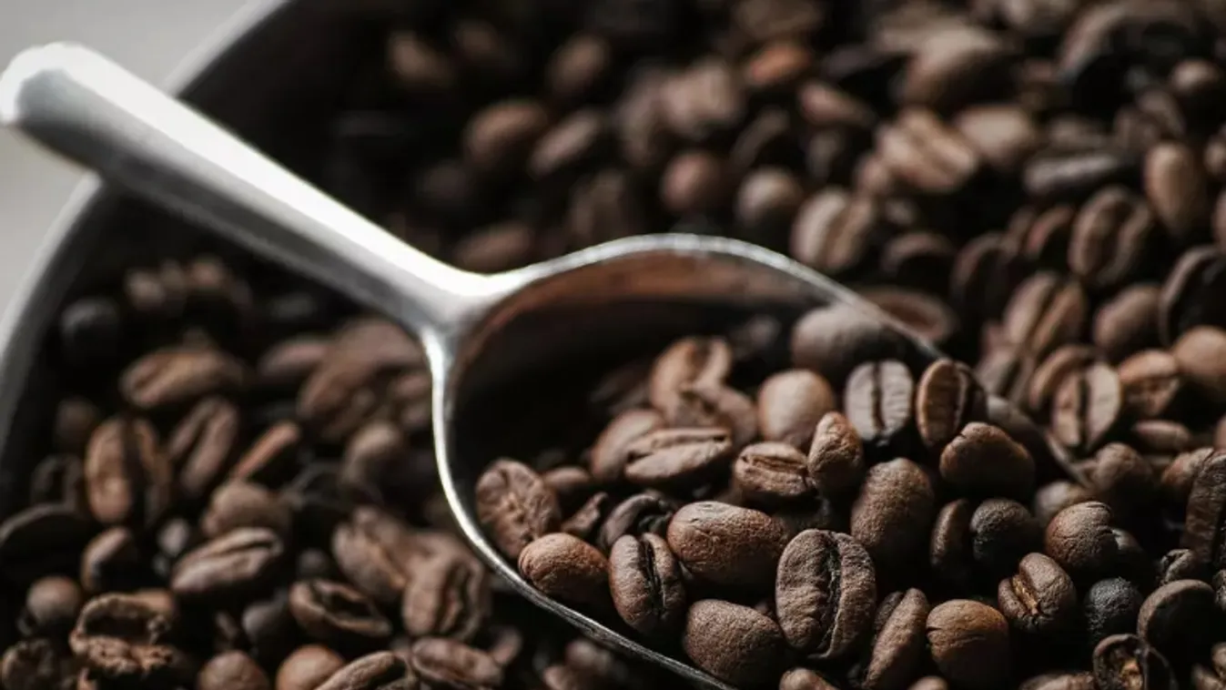 Minduntalan drágul a kávé