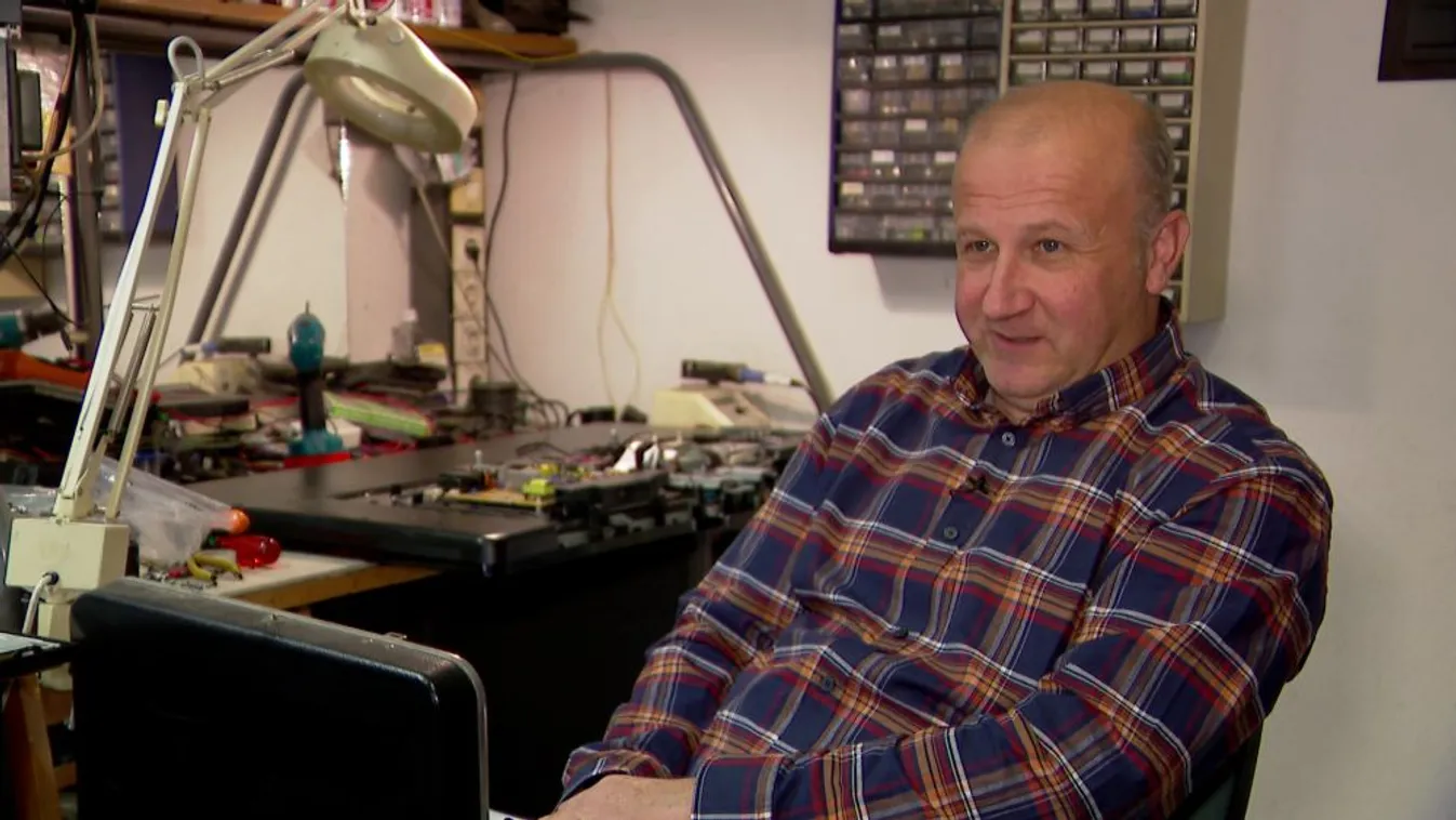 A jótékony tévészerelő