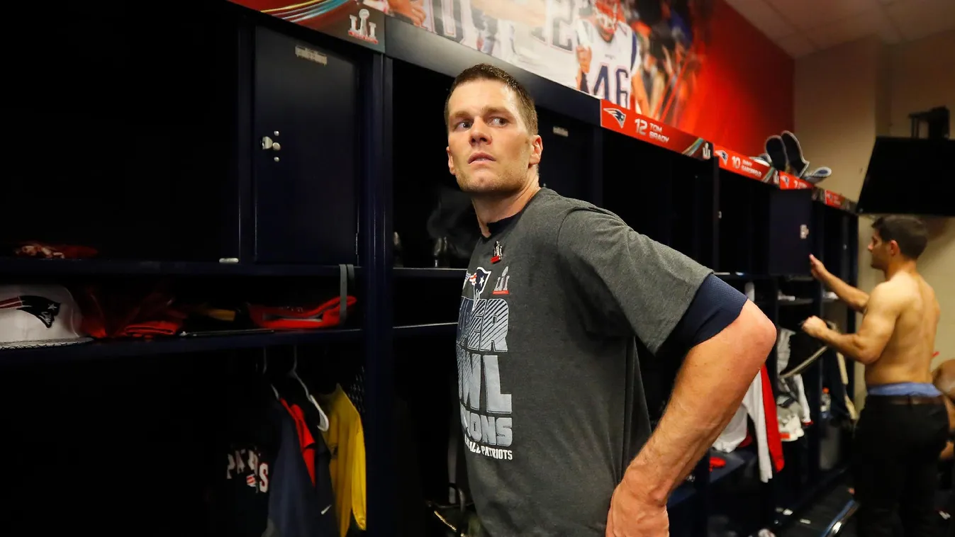 Összevarrt kézzel játszott Brady