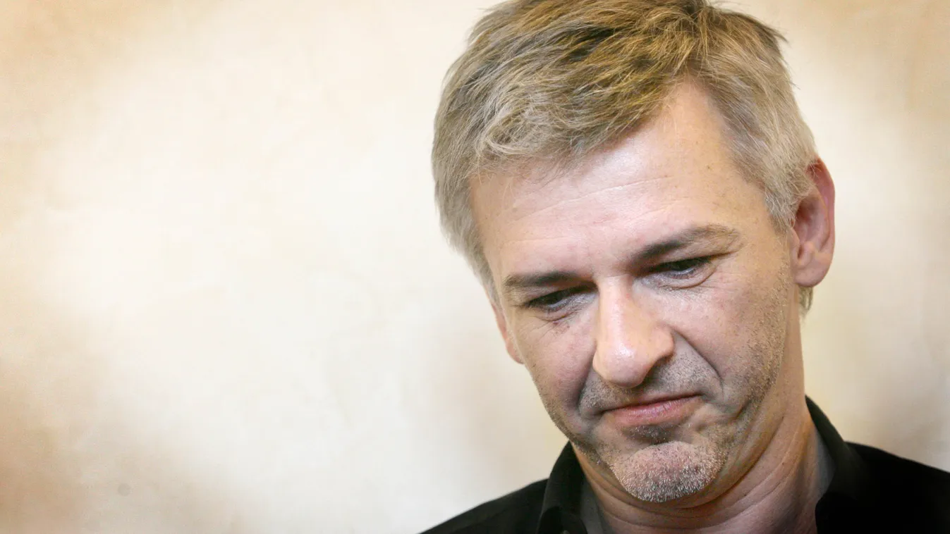 Fideszes utasításra mondták le Alföldit