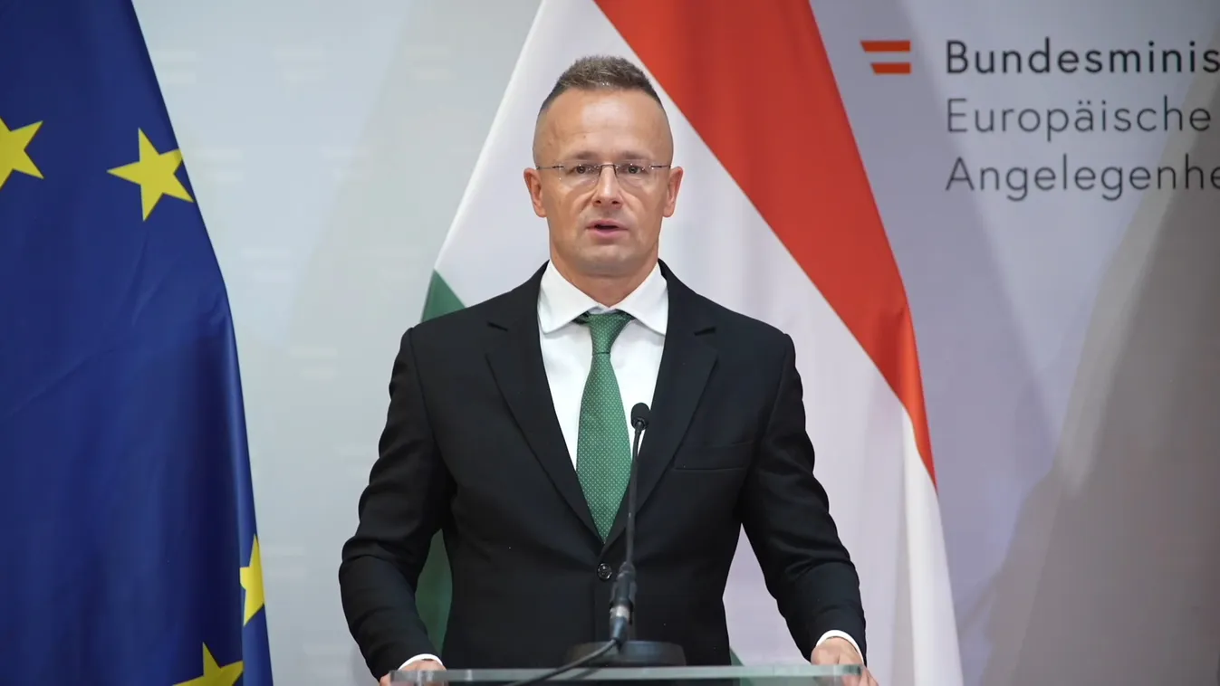 Szijjártó Péter: tartózkodni kell a migrációt ösztönző nyilatkozatoktól, be kell tartani a nemzetközi jogot