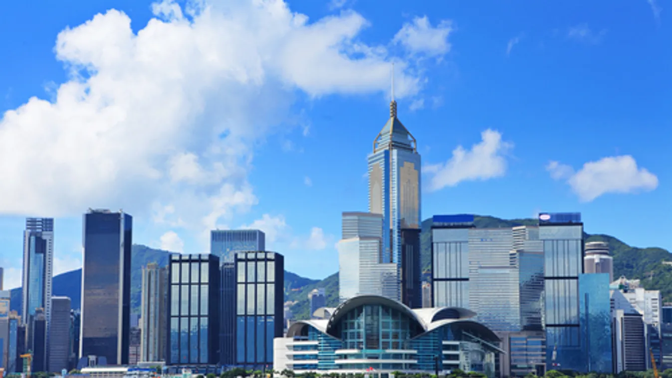 Tüntetők szálltak meg bevásárlóközpontokat Hongkongban