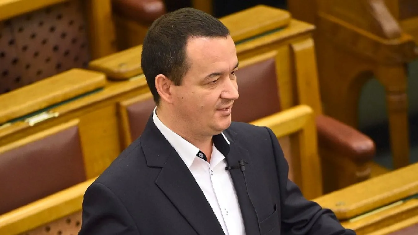 „Rogánnak egy dolga lenne, azt mondani, hagyjuk ezt az egészet”