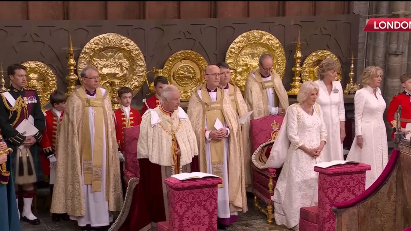 Elkezdődött a koronázási ceremónia + videó