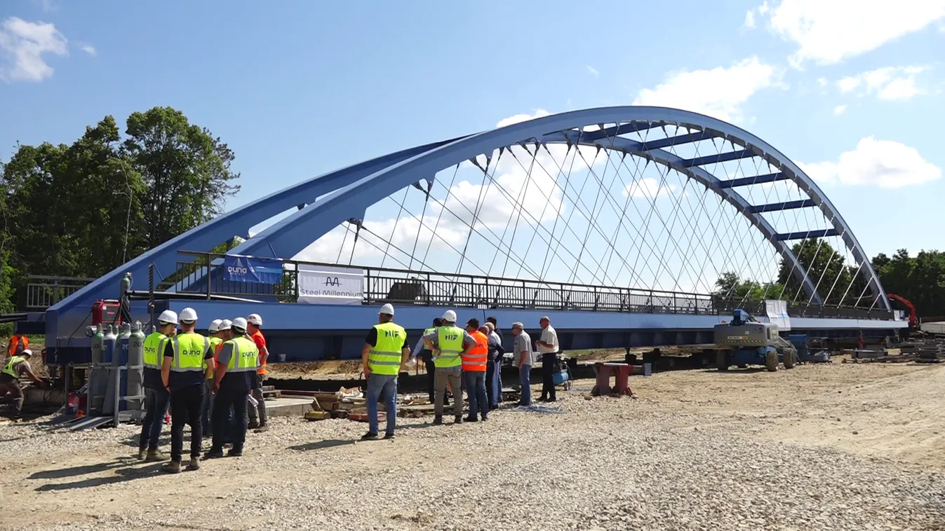 A tervek szerint halad az M6-os autópálya bővítése