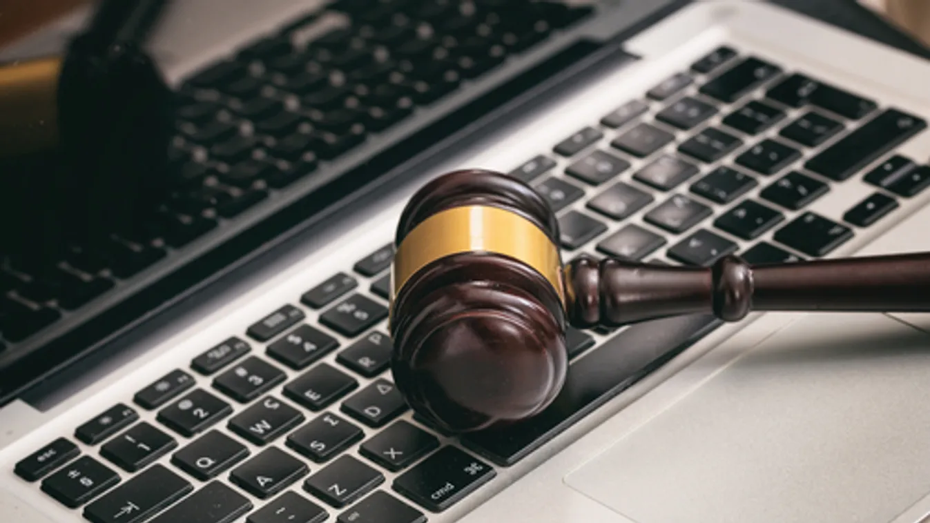 Indiana Jones kalapjára is lehet licitálni júniusban