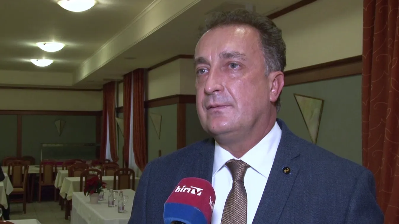 Négy győri civil szervezet kapott aszaló és befőzőgépeket