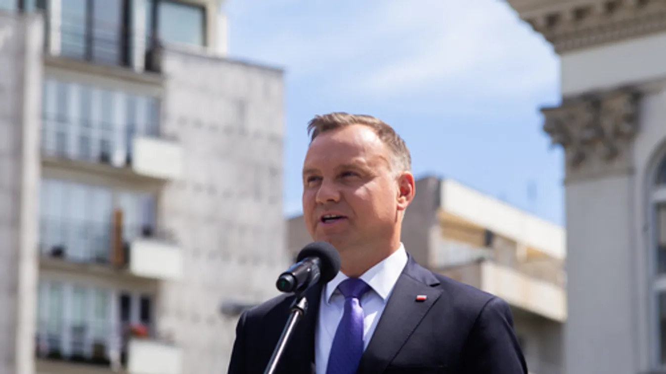 Letette a hivatali esküt Andrzej Duda újraválasztott lengyel államfő