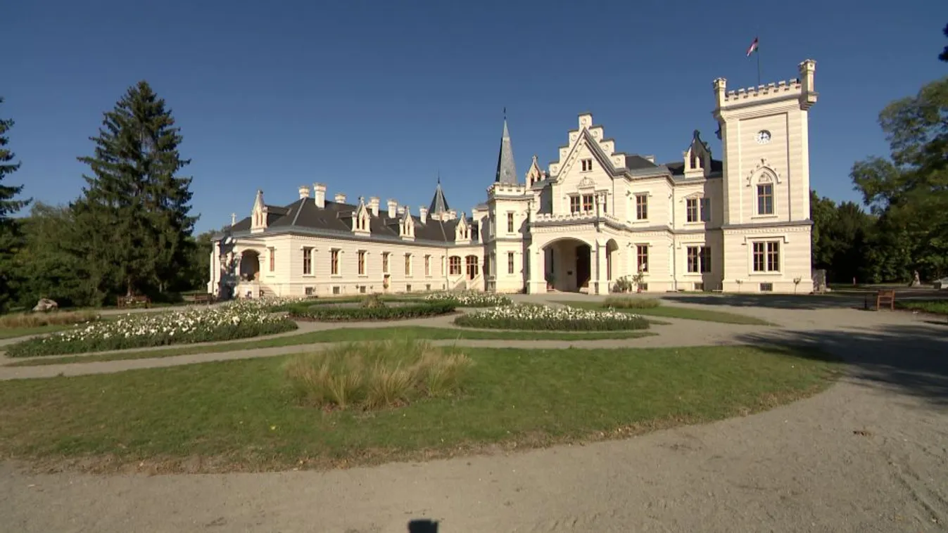 Újjávarázsolt kastély