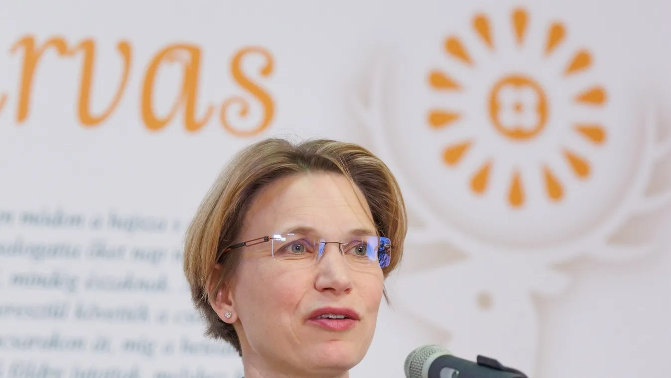 Gyermek elsősegély táblák kerülnek a játszóterekre