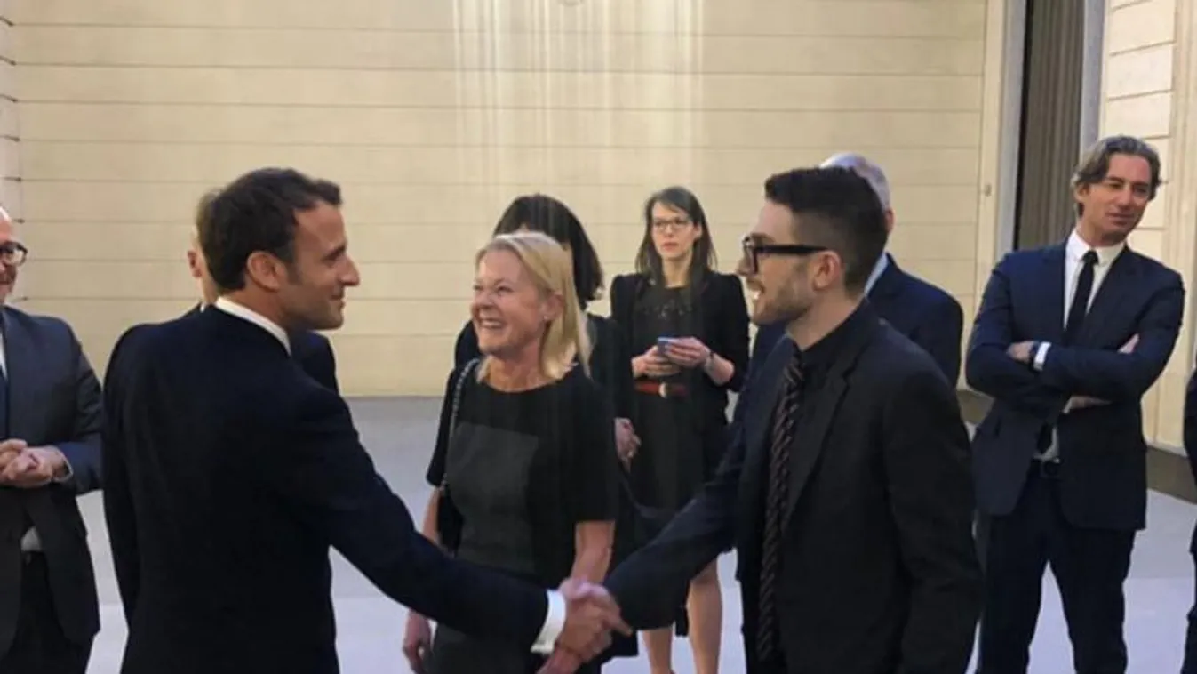 Mac­ron az el­nöki pa­lo­tá­ban fo­gadta So­rost