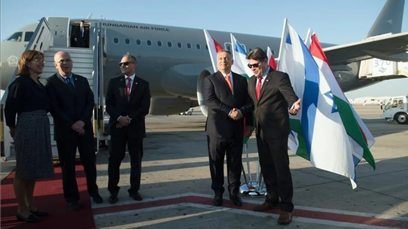 Címlapon hozza Orbán látogatását a sajtó