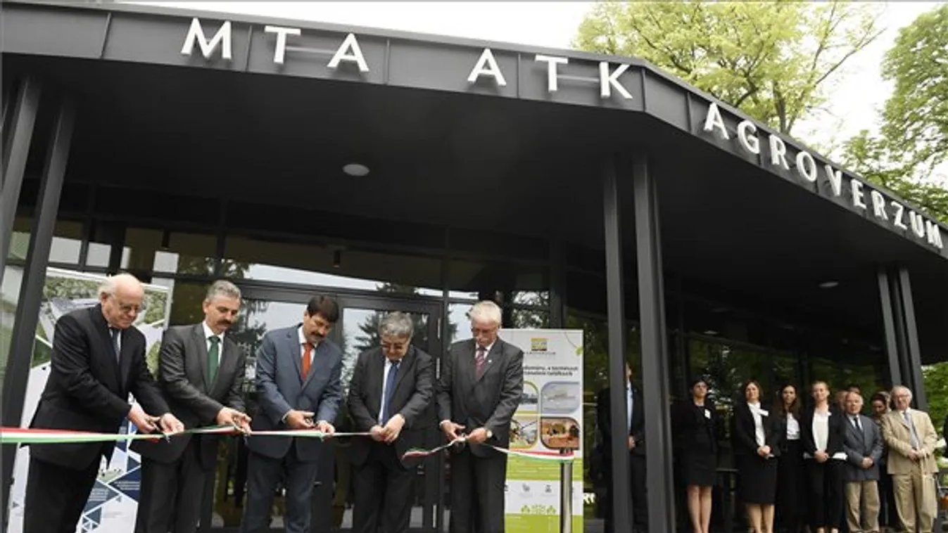 Áder: A martonvásári agrárkutatás rólunk és a holnapi kenyerünkről szól