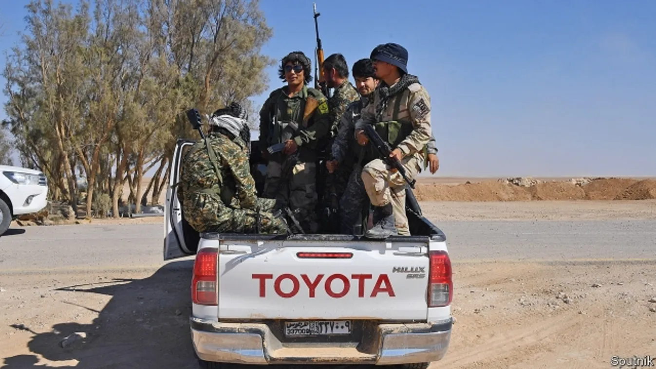 Mintegy száz afgán katona tűnte el a tálibokkal vívott csata után