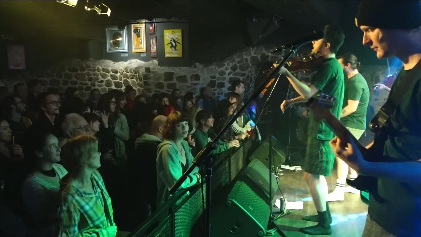 Pécs nyolc helyszínén száznyolcvanegy zenekar lép fel + videó