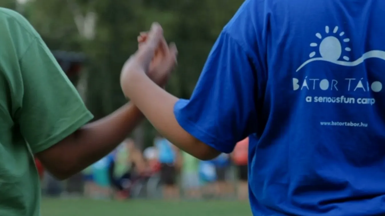 Fidesz: Mindenki nyugodjon meg, Soros miatt hozták a törvényt