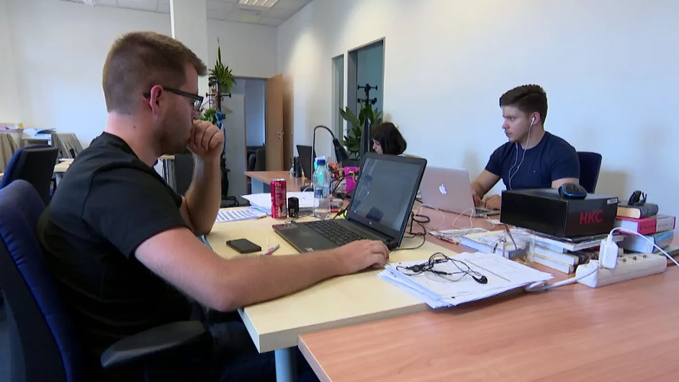 Napindító -  A közösségi média a fiatalok mentális egészségére gyakorolt hatása