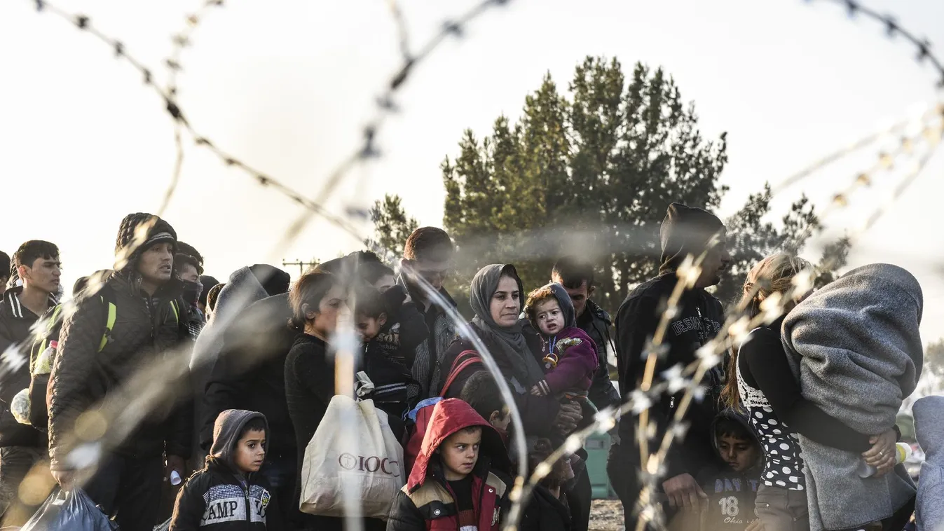 Fidesz: A "bevándorláspártiak" mielőbb át akarják nyomni a migránskvótát a tagállamokon