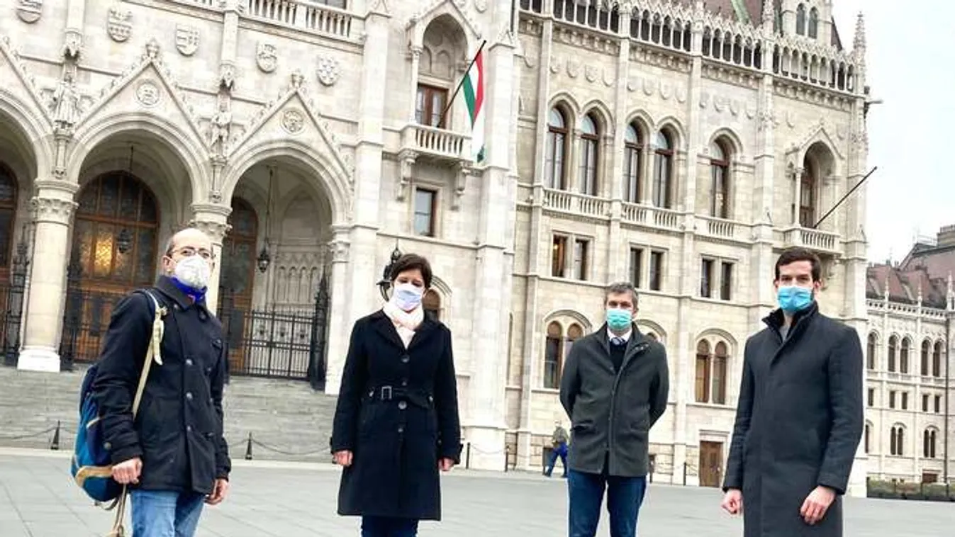 Szövetséget köt Hadházy Ákos és a Momentum