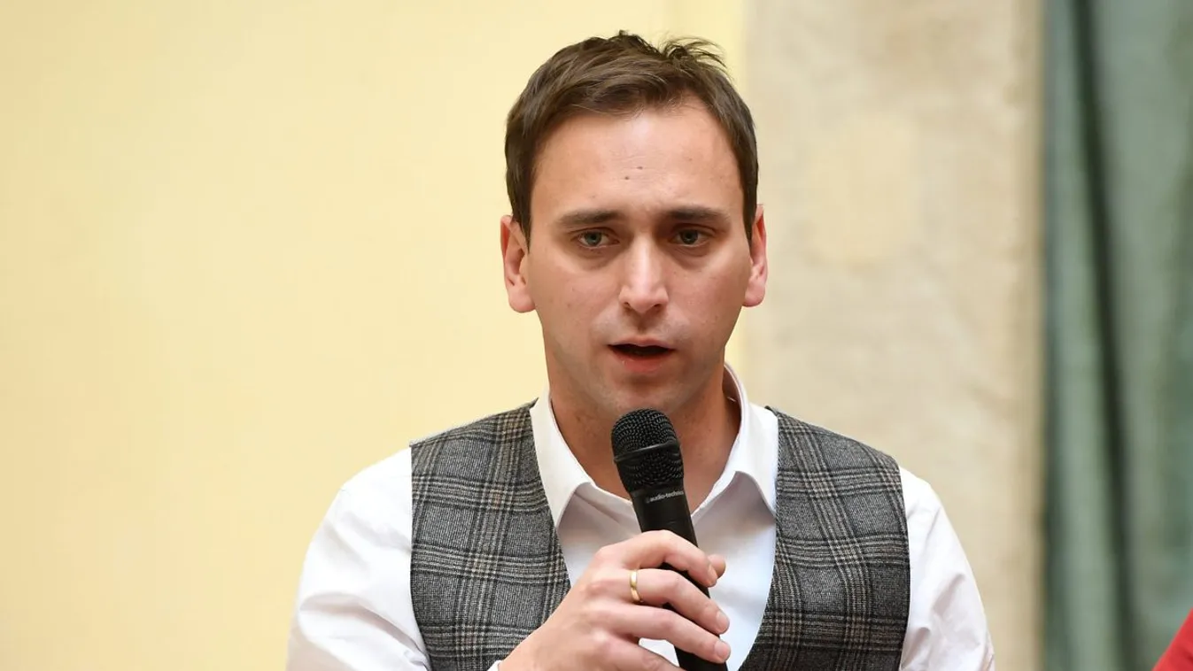 Elhagyja a süllyedő hajót Őrsi Gergely