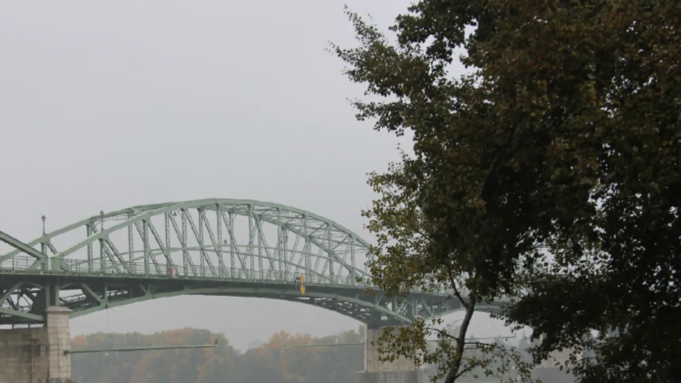 A Mária Valéria híd túlélte a XX. század viharait