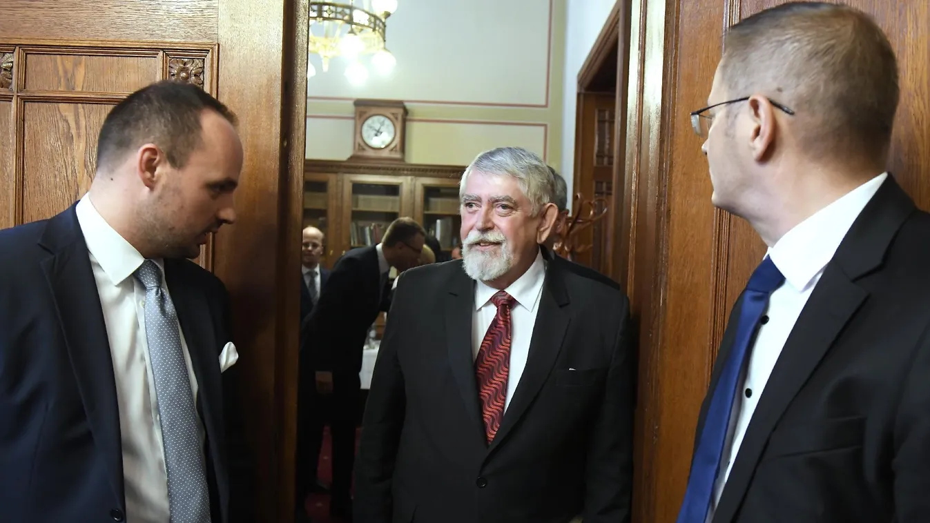 Kásler: Új időszak következik, új emberekkel