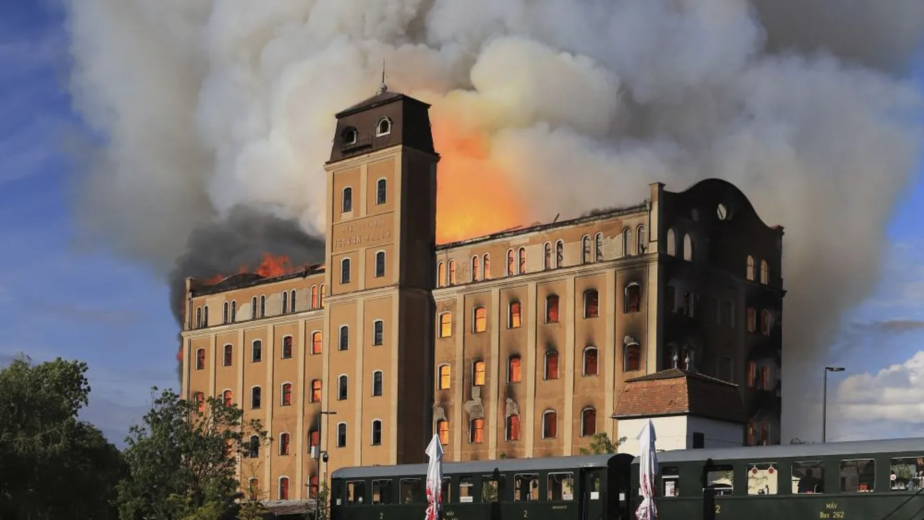 Leégett az egykori István-malom épülete Békéscsabán