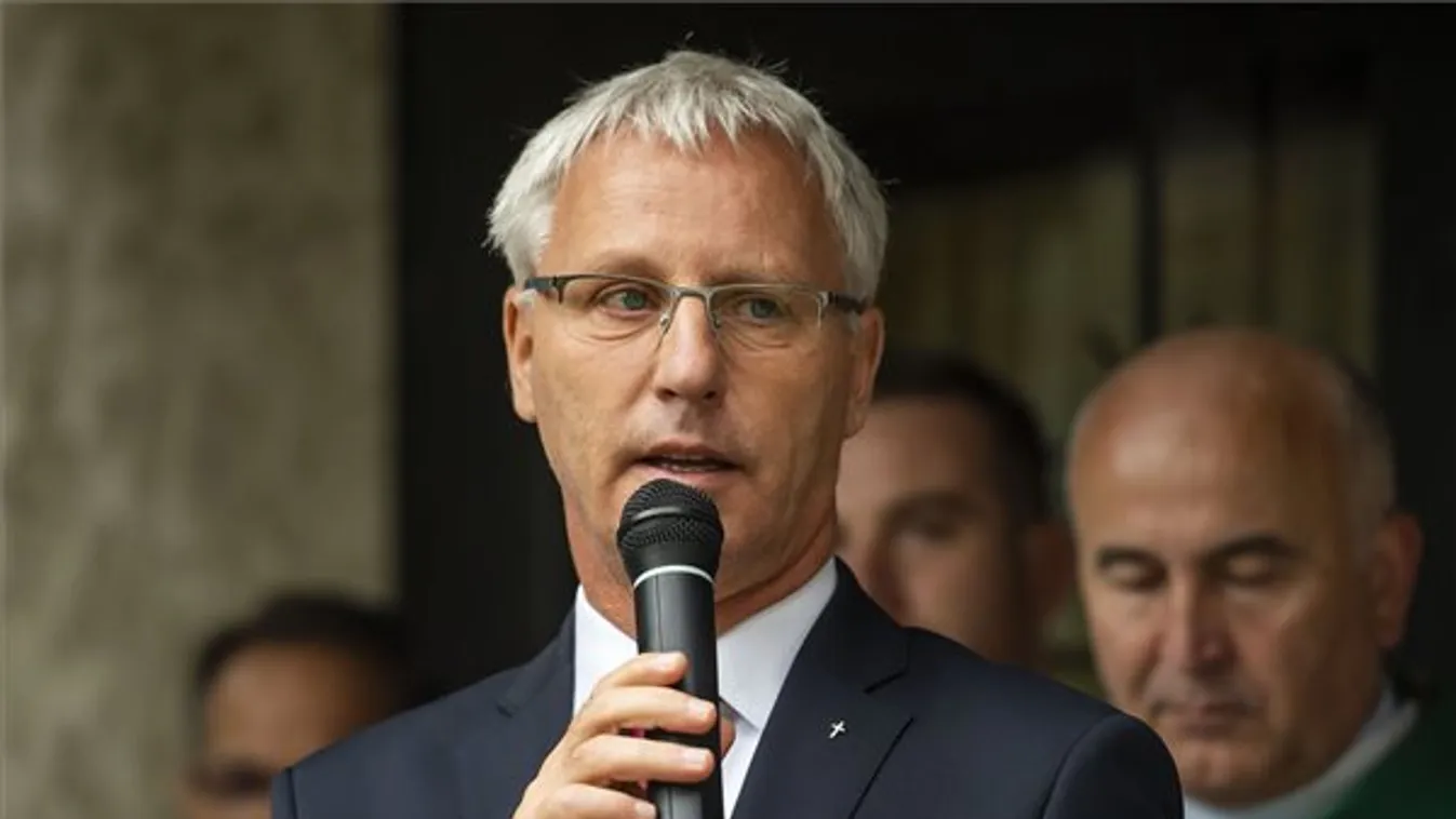 Soltész: keresztény gyökereiből táplálkozhat a nemzet