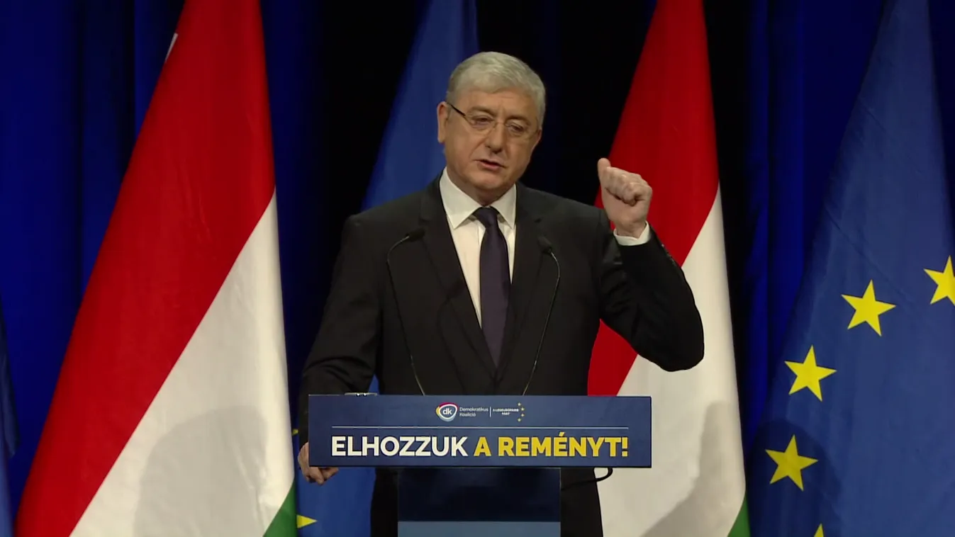 Folyamatos az adok-kapok a DK és a Momentum között