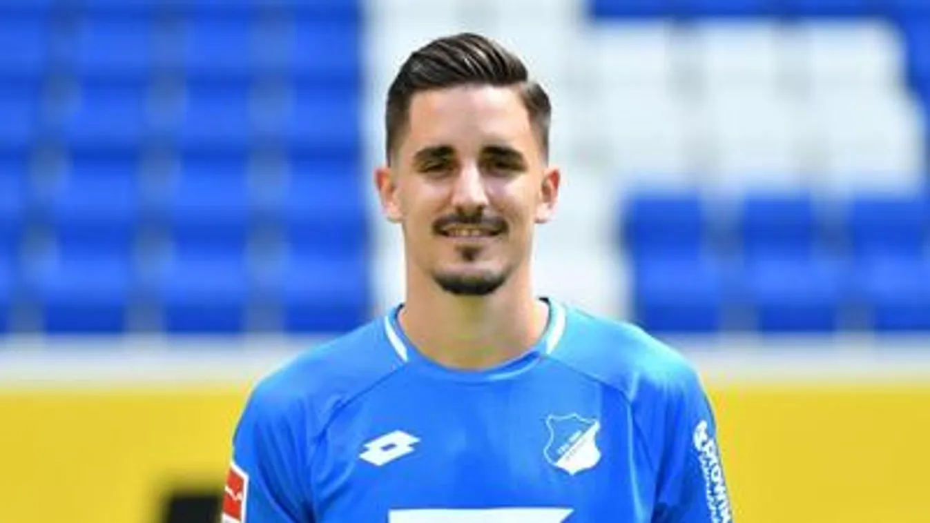 Továbbra sem edz a magyar fociválogatott csatára