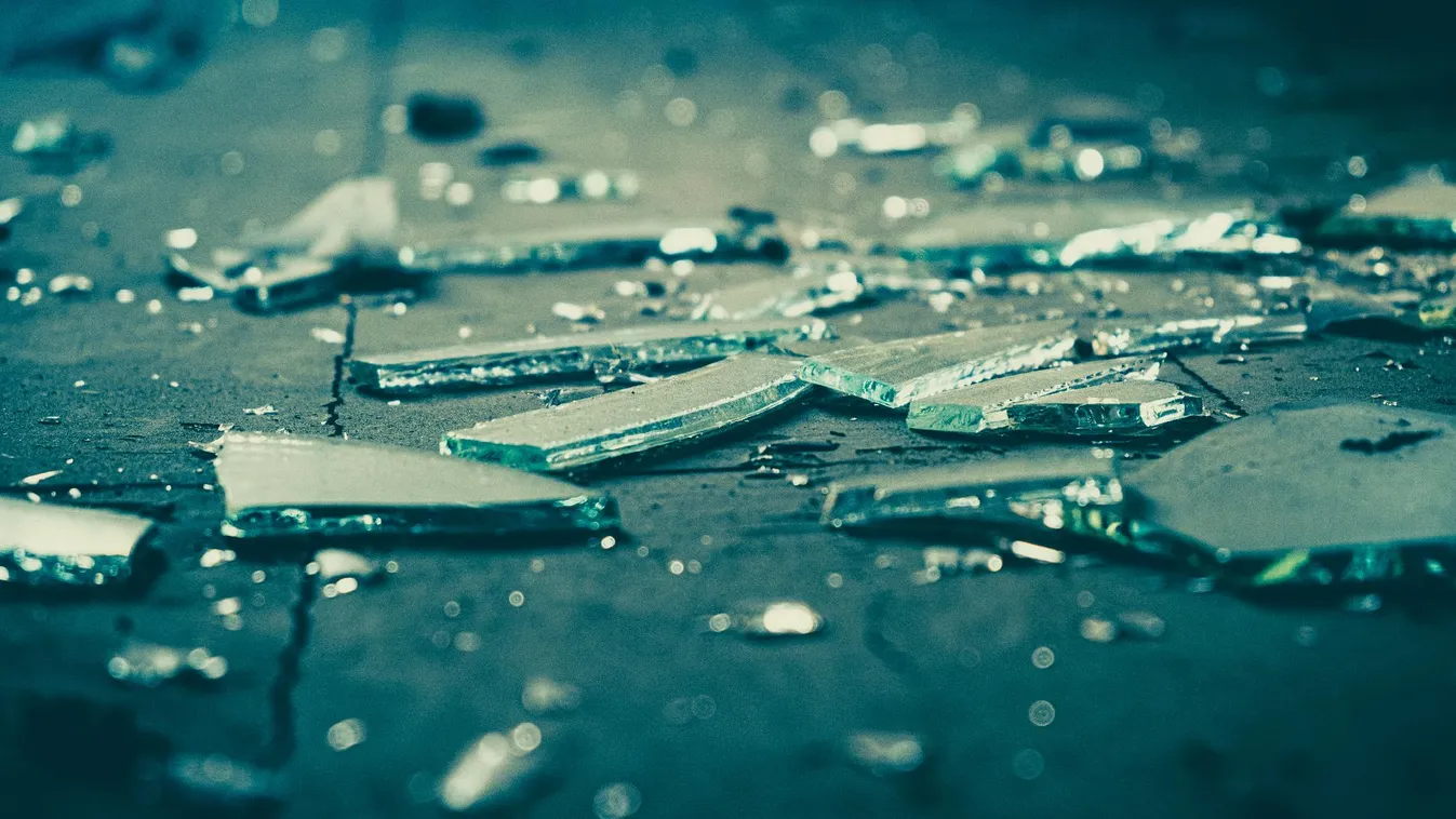 Súlyos sérülés miatt rohant a mentő egy nyíregyházi iskolához