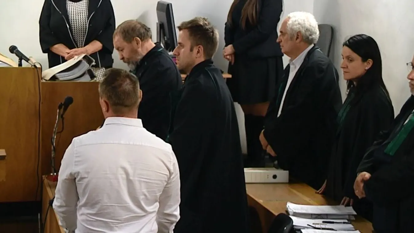 Felfüggesztett börtönt kaptak az illegális cigigyárat üzemeltető férfiak