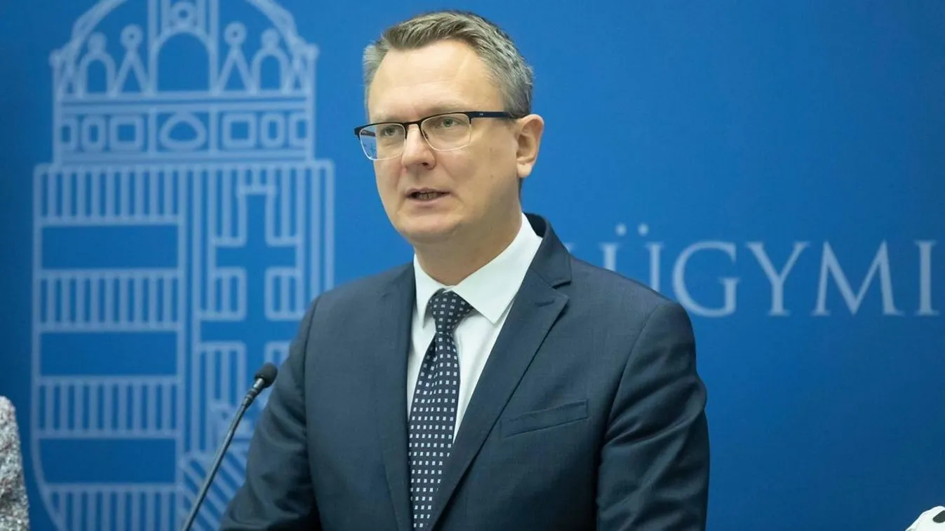 Rétvári Bence: intenzív rendőri jelenléttel biztosítják a strandokat