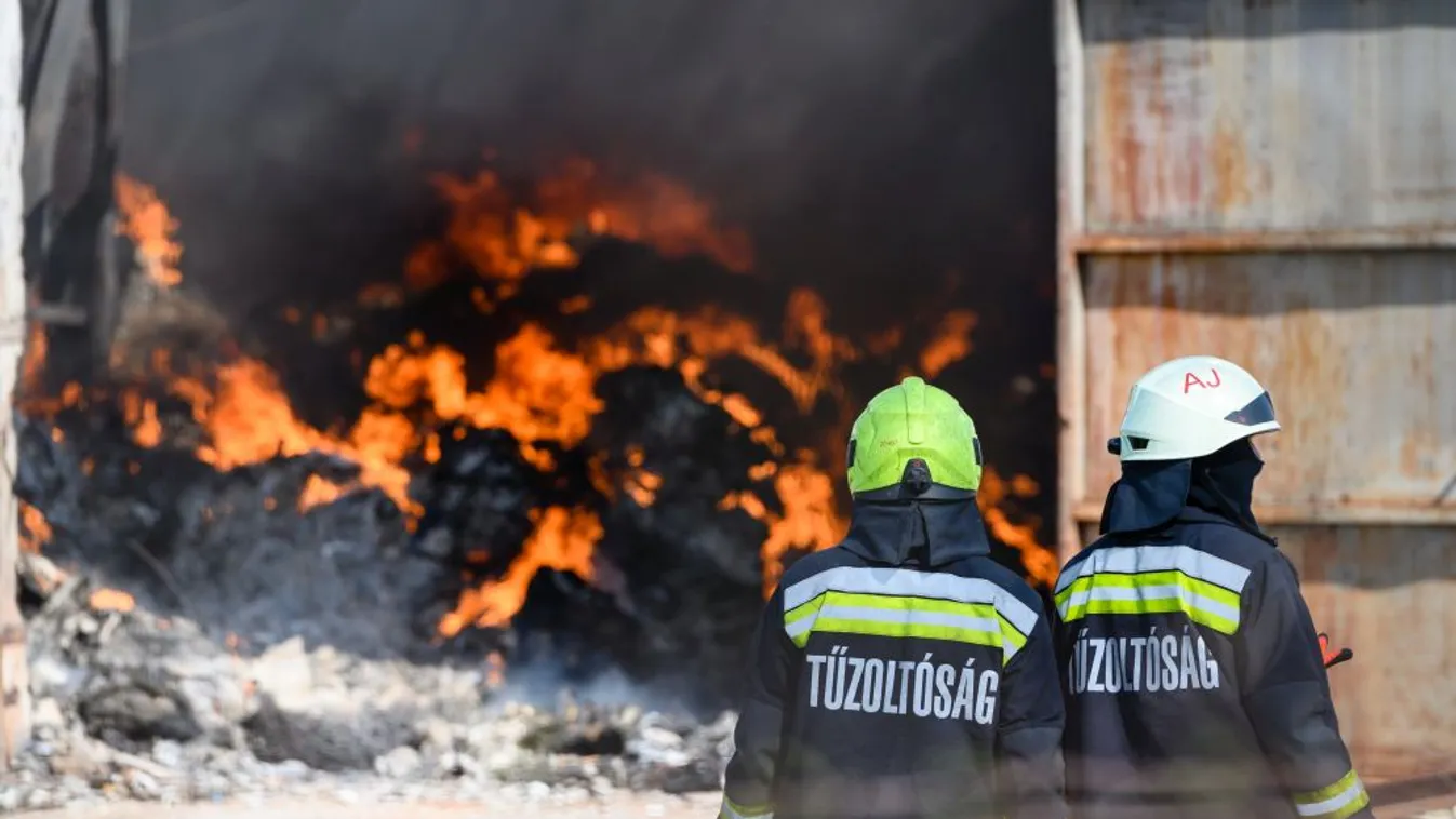 Körülhatárolták a devecseri raktártüzet