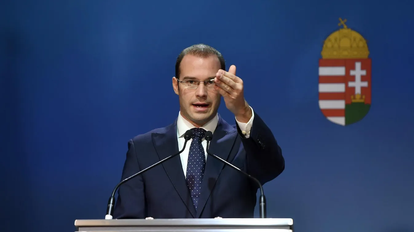 Hollik: A bevándorláspárti brüsszeli vezetés fokozni akarja a migrációt