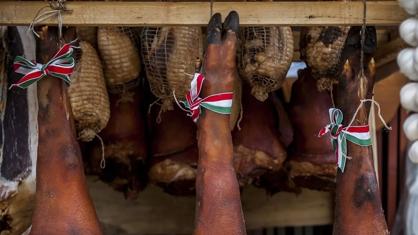 A füstölt húsok piacán az ellátás zavartalan, emelkedhetnek az árak