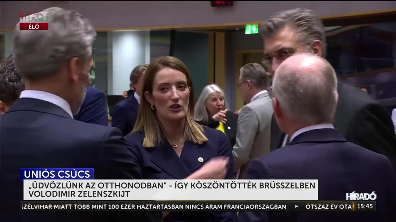 „ÜDVÖZLÜNK AZ OTTHONODBAN” - ÍGY KÖSZÖNTÖTTÉK BRÜSSZELBEN VOLODIMIR ZELENSZKIJT