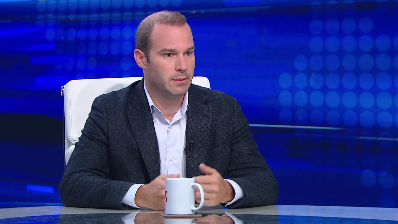 Hollik István: Amit a baloldal csinál, azt pont olyan hiteltelen, mint a politikájuk