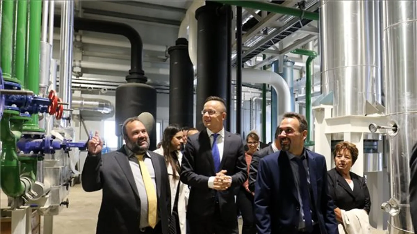 Szijjártó: Kozmetikai alapanyagokat gyártó üzem kezdi meg hamarosan a termelést Szolnokon